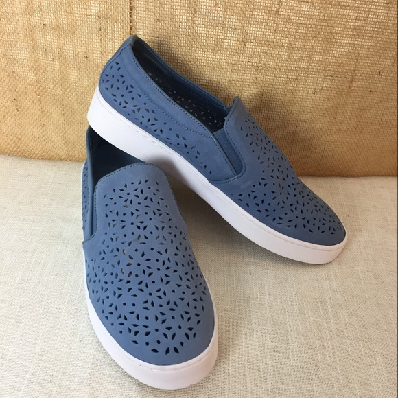 vionic slip on tennis shoes